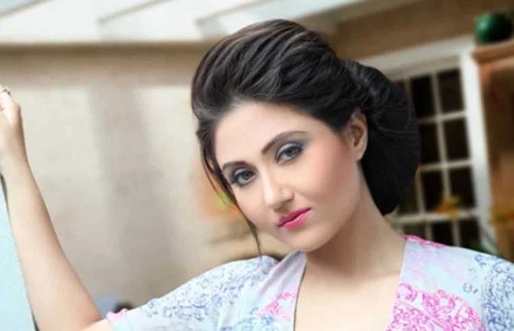 এক রাতের জন্য কত টাকা নেন?” প্রশ্নের যে জবাব দিলেন স্বস্তিকা 1 অভিনেত্রী স্বস্তিকা মুখার্জি
