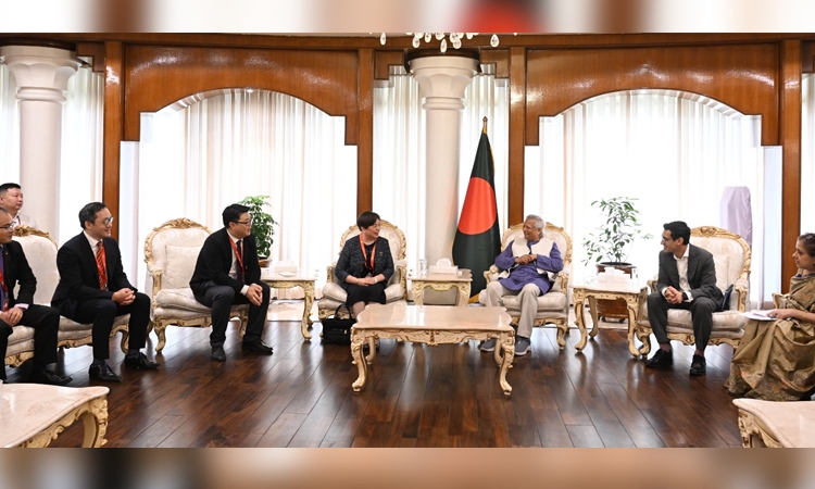 প্রধান উপদেষ্টার সঙ্গে চীনা বিনিয়োগকারী প্রতিনিধিদলের বৈঠক 1 AA707F46 37F9 45E8 BE8D C1E5AF5ED297