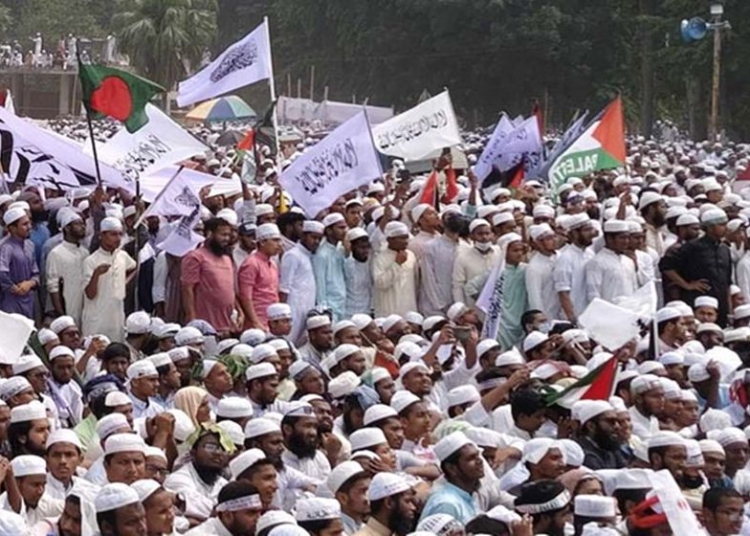 হাসিনার মতো ভুল করবেন না, ড. ইউনূসকে সতর্কবার্তা হেফাজতের 1 C392C437 3712 4A58 B645 7D7B729E22FB