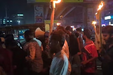 যানজটে আটকে থাকা অবস্থায় ৪-৫টি মোটরসাইকেলে এসে হাসনাতের গাড়িতে হামলা: পুলিশ 1 CF03463C 1837 4A57 998A A3C8F4B5393F