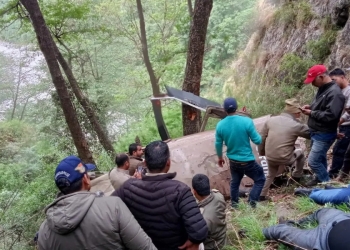 ভারতে হেলিকপ্টার বিধ্বস্ত, নিহত ৬ 4 DCE93849 1E6B 4C3F 8B54 DFF381D3329A