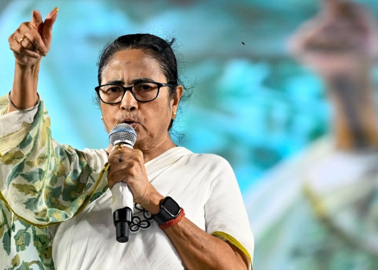 বাংলায় কথা বললেই বাংলাদেশে পাঠিয়ে দেওয়া হচ্ছে : মমতা 1 527E86B3 F03F 4673 8F6A 239FB57C0B66