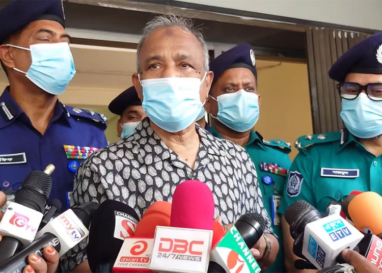 তারেক রহমানের দেশে ফিরতে কোনো বাধা নেই : স্বরাষ্ট্র উপদেষ্টা 1 5AB59F95 6EA2 4DDE AFA1 E82764844CAB