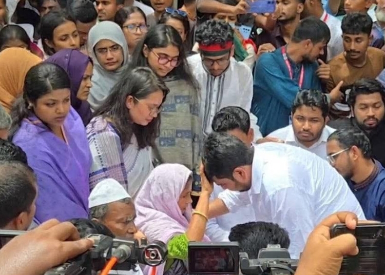শহীদ আবু সাঈদের মায়ের দোয়া নিয়ে এনসিপির জুলাই পদযাত্রা শুরু 1 E63F05A5 1EE2 45FA B7E9 DEA7D7B5871B
