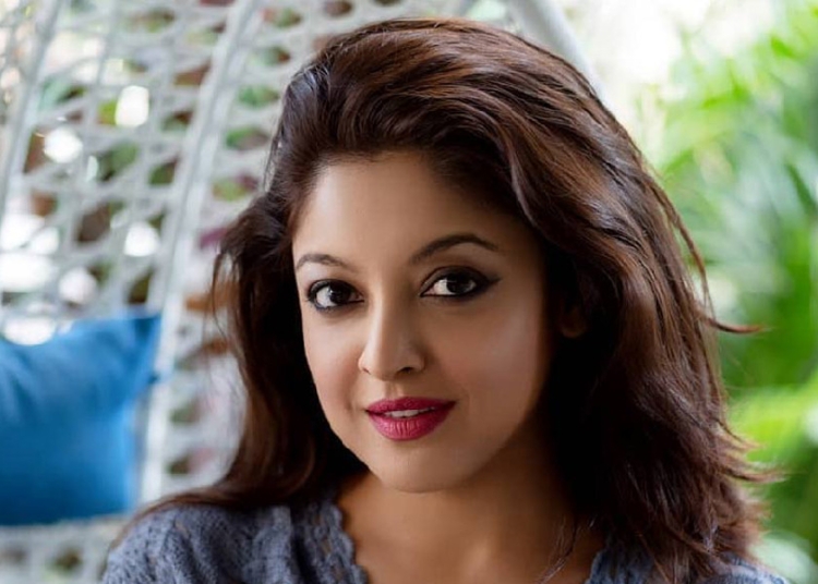 নিজ বাড়িতে হেনস্তা, কান্নায় ভেঙে পড়লেন অভিনেত্রী 1 EFEB86C8 945B 4FC5 A50E 142538B6C3F0