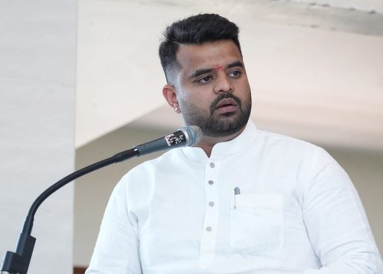 ধর্ষণের দায়ে ভারতে প্রভাবশালী সাবেক এমপির যাবজ্জীবন কারাদণ্ড 1 8DC2F7A1 92ED 415D 91C8 E3FE64267BAD