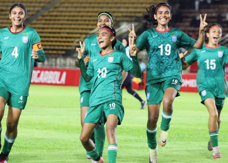 আমরা এক দিনও পাঙাশ মাছ খাওয়াই না : নারী উইংয়ের চেয়ারম্যান 1 EC3AC2B8 252E 487A 9A27 4EEB7C8D031C