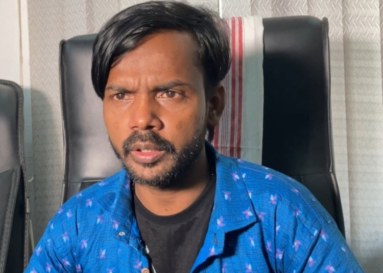 এবার সন্তানদের জন্য মা খুঁজছেন হিরো আলম 1 7681DB11 915D 4A7F 8EB6 1BD43B94F6BB