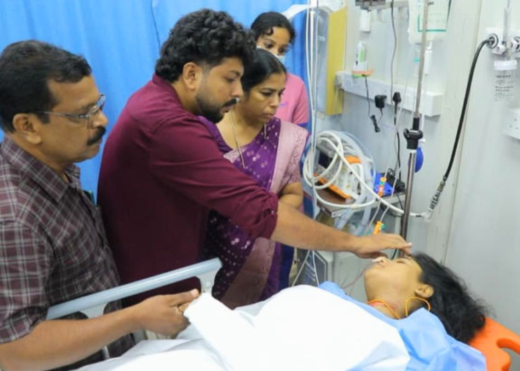 সড়ক দুর্ঘটনায় আহত হয়ে হাসপাতালে পাত্রী, জরুরি বিভাগে হলো বিয়ে! 1 754DBEDB 5AE4 4035 812E 5CEAA62AC1CF