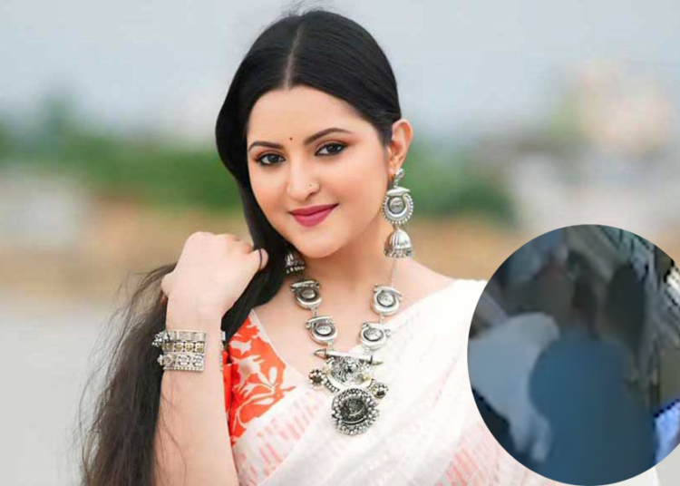 শিক্ষার্থীর মাথা ফাটালেন শিক্ষক, যা বললেন পরীমনি 1 B9FDAA67 DF0B 4A9B 84F4 9EE2D6104884