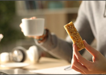 অফিসের ব্যস্ততায় ক্ষুধা পেলে যা খাবেন 2 E4495AD9 FC22 427D 95A6 C55B89D8306C