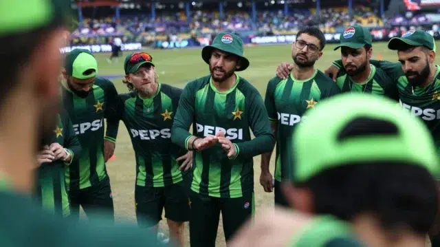 বোলিংয়ে পাকিস্তান, আজও হাত মেলাননি দুই অধিনায়ক 1 5bee38bdab1c040756a2a6a5453fd222 6991c4d56933d