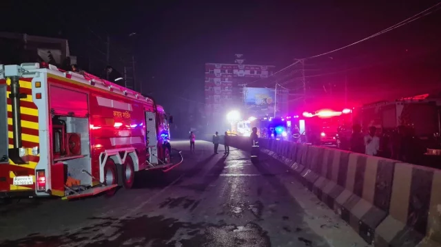 কক্সবাজারে গ্যাসপাম্পের বিস্ফোরণে দগ্ধ বেড়ে ১৬ 1 6c5b7933784c5ecf0ccf3506d7dbab11 699fb65e3bf14