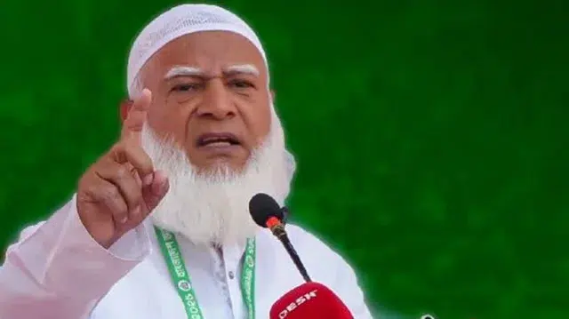 সড়কে পরিবহন থেকে টাকা আদায় বিষয়ে সড়ক পরিবহন ও সেতু মন্ত্রণালয়ের মন্ত্রী শেখ রবিউল আলমের মন্তব্যের সমালোচনা করেছেন জামায়াত আমির ডা. শফিকুর রহমান। সেই সঙ্গে তিনি প্রশ্ন রেখেছেন, ‘তাহলে কি নবগঠিত সরকারের সড়ক ও সেতুমন্ত্রীর মাধ্যমে চাঁদাকে জাতীয়করণের ঘোষণা দেওয়া হলো?’ 1 70ad318db0925c792a6bfb94a3109985 699881070febc