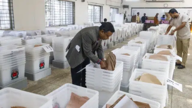 রাত শেষ হলেই ভোটের উৎসব 1 a4132656d46229d79d1d9f5b79686935 698b88fc4a1ee