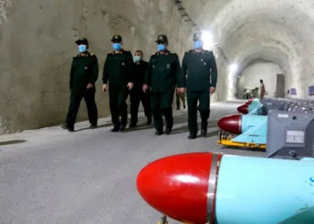 যুক্তরাষ্ট্রের সঙ্গে চলমান চরম উত্তেজনার মধ্যেই মাটির নিচে নির্মিত নতুন একটি শক্তিশালী মিসাইল ঘাঁটি উন্মোচন করেছে ইরান। বুধবার (৪ ফেব্রুয়ারি) দেশটির চৌকস বাহিনী ইসলামিক বিপ্লবী গার্ড এই ভূগর্ভস্থ সামরিক স্থাপনার তথ্য প্রকাশ্যে নিয়ে আসে। 7 d4bae0d7438a869f33789ddf5e5c7af0 6984208e9b04c