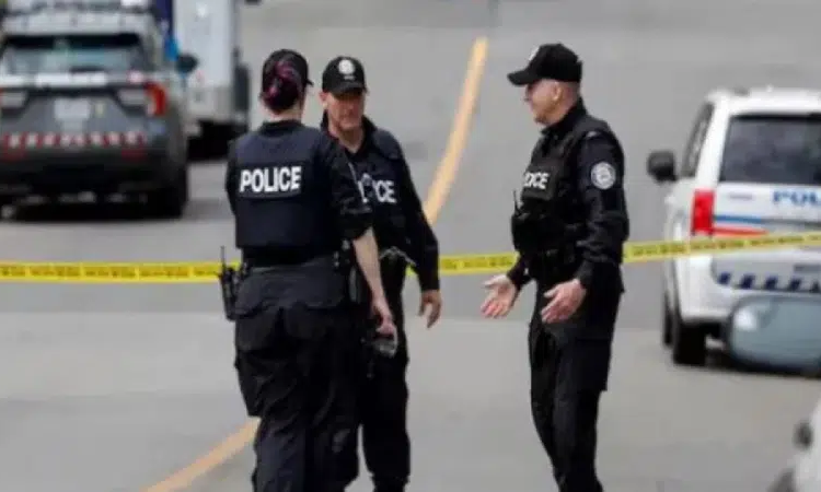 কানাডায় বন্দুকধারীর অতর্কিত হামলা, নিহত ১০ 1 news 1770784161109