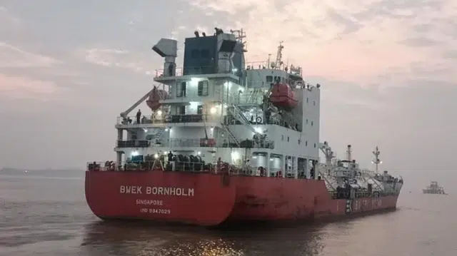 যুদ্ধ শুরুর পর হরমুজ প্রণালি পেরিয়ে প্রথম এলপিজি ট্যাংকার বাংলাদেশে 1 0cfded2ce8de027b44c76fc57c28b2b1 69c8ccd96b73c