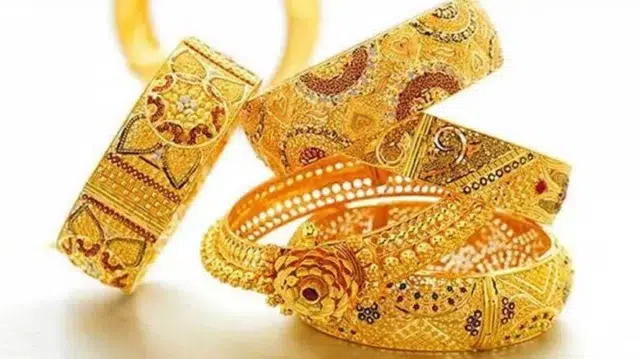 স্বর্ণের ভরিতে আবারও কমলো ২১৫৮ টাকা 1 2a011fd6fbb6cfa7fbdecc17600e9ecb 69b4d100afc1a