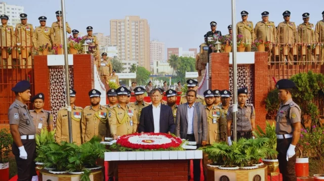 মহান স্বাধীনতা দিবসে শহীদ পুলিশ সদস্যদের প্রতি স্বরাষ্ট্রমন্ত্রী-আইজিপির শ্রদ্ধা 1 6a762c45bc718e24bf6fda95ad47f227 69c4c1213a47c