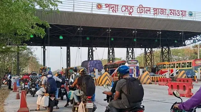 ঈদের ছুটিতে পদ্মা-যমুনা সেতুতে টোল আদায়ের রেকর্ড 1 6bf70fb411ef4b887b1b0ee765becfb3 69bcf0e2a21c8