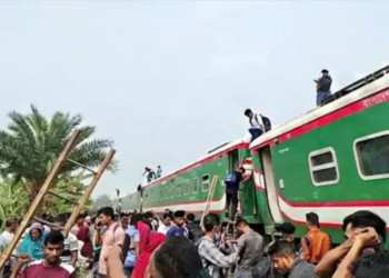 বগুড়ায় লাইনচ্যুত বগিগুলো উদ্ধারে সময় লাগবে আরও ৫-৭ ঘণ্টা 4 7617830aaf442bad447f468f78c839fe 69bb7967d4cc4