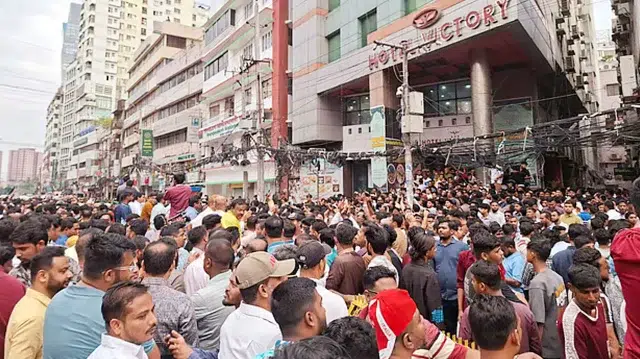 প্রধানমন্ত্রীর আগমন ঘিরে নয়াপল্টনে বিএনপি নেতাকর্মীদের ঢল 1 b6916bbf30fd139c1d48cc49d0234f01 69c7dd8c5b91f.jpg