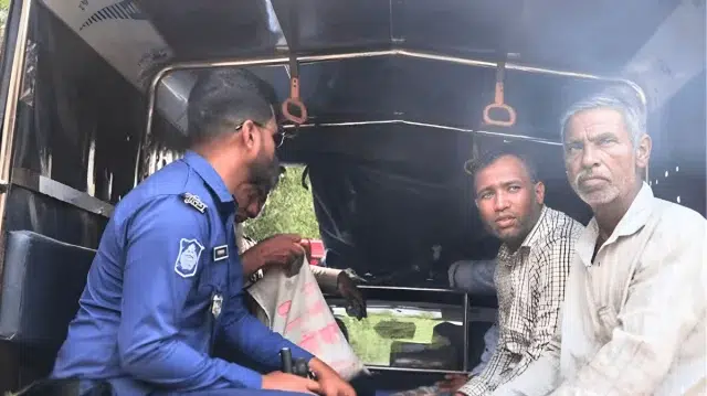 সিলেটে সড়কের ইট লুটের অভিযোগে যুব জামায়াত নেতাসহ আটক ৬ 1 bc31102addf592d7b86bfe40c9a77bb0 69aa5ad94d445