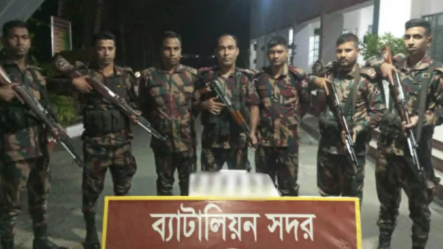 কুষ্টিয়ায় বিজিবির অভিযানে সোয়া ৬ কোটি টাকার এলএসডি উদ্ধার 1 c5d1f56d5d9f0d1cd573b3580c17bd71 69c2803da1076