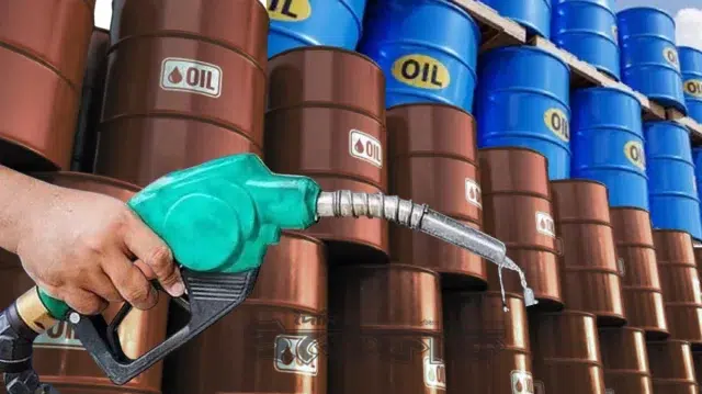 সৌদি আরব থেকে ২ হাজার কোটি টাকার ডিজেল-পেট্রোল কিনছে সরকার 1 c604e5041801c0ac0f3f154298f9309a 69a6e4d3b7bc9