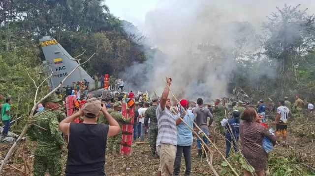 কলম্বিয়ায় ১২১ সেনা নিয়ে সামরিক বিমান বিধ্বস্ত, নিহত ৩৩ 1 d1ea885ddc6d5f5ad91f95667d69a1e9 69c1f6a34619c