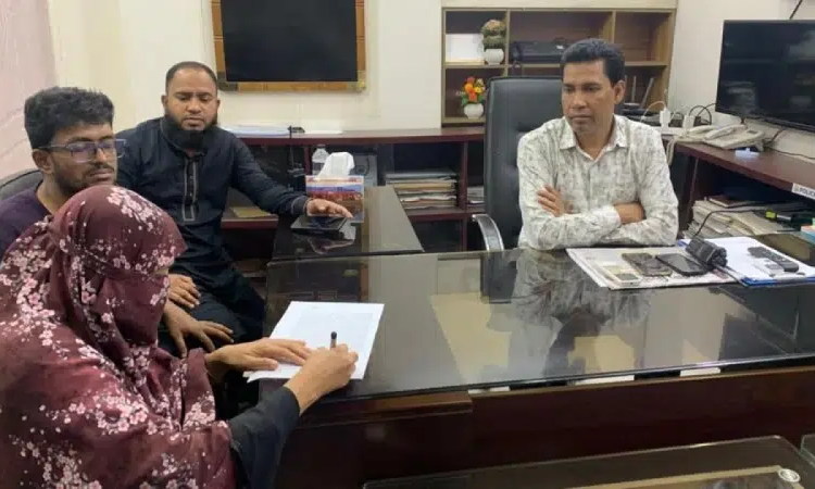 ১০ ছাত্রের নাম উল্লেখ করে থানায় অভিযোগ 1 news 1773130142572