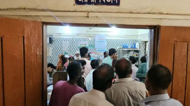 দিনভর ২৫ জনকে কামড়ে পাশের গ্রামে হানা দিল বেওয়ারিশ কুকুর 1 04d2b52ada75a697954264d0e77f954f 69d10c7be1c9b.jpg