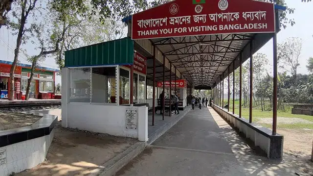 দর্শনা চেকপোস্টে ৩ দিনের জন্য বন্ধ যাত্রী পারাপার 1 7a7cdfa33237eff759b2e1dd0241b204 69ef042f390aa