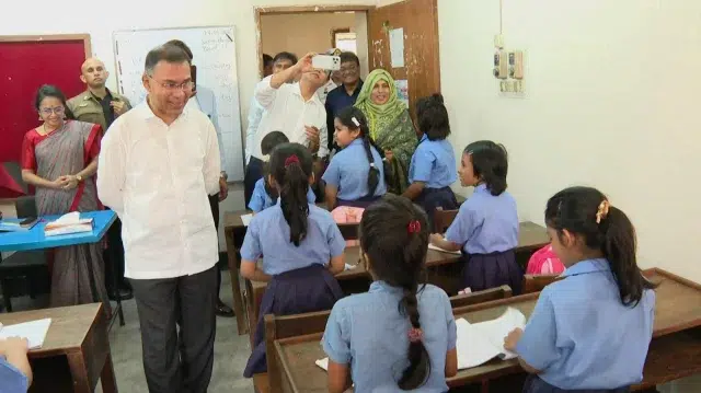 রাজধানীর বিয়াম ল্যাবরেটরি স্কুল পরিদর্শন করলেন প্রধানমন্ত্রী 1 80a8e4f25200acc6fab540ba185ebf08 69ec951109afb