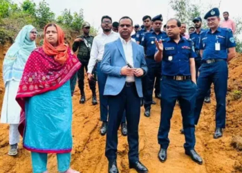 ইত্তেফাকে সংবাদ প্রকাশের পর পাহাড়খেকোদের বিরুদ্ধে ব্যবস্থা নেওয়ার নির্দেশ প্রধানমন্ত্রীর 4 cc69f4b1f2aed0ab3a353d5a57b84417 69d883b38de84