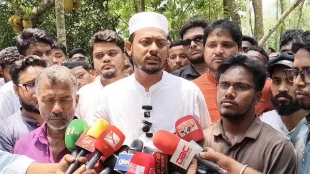 গণভোটের রায় বাস্তবায়ন না করলে সরকারকে লাল কার্ড দেখনো হবে 1 005c8f45b2043ae57273d73e62874384 6a0c3fff501a2.jpg