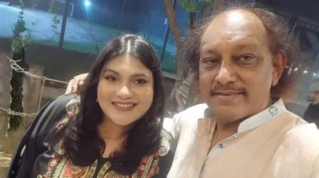 মেয়ে কারিনাকে ঘিরে গুজবে ক্ষোভ কায়সার হামিদের 1 188fa2ef45db594cf537efe43325354a 6a06ce18d17fb
