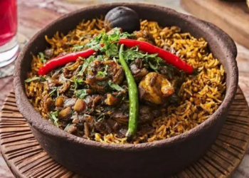ছুটির দিনে গরুর মাংসের মজাদার ভুনা খিচুড়ি 4 1f1eef315c3b79e794d2126243016d60 69f42dec5524e