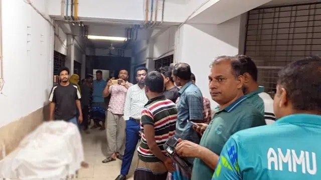 মেহেরপুরে স্ত্রীর সামনেই স্বামীকে কুপিয়ে হত্যা 1 2993de713bfd34d9394faa05d1369160 69fad2404fc4e