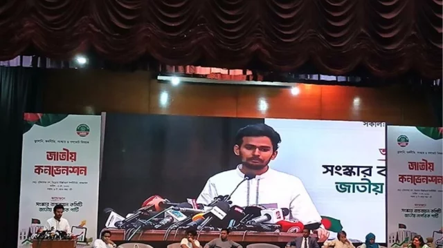 আমরা প্রধানমন্ত্রীকে পলিটিক্যালি ভাইব্রেন্ট হিসেবে দেখতে চাই: আসিফ মাহমুদ 1 31059e00bf205dec6ff6b745bfb7863f 69f7ba2ea42d3