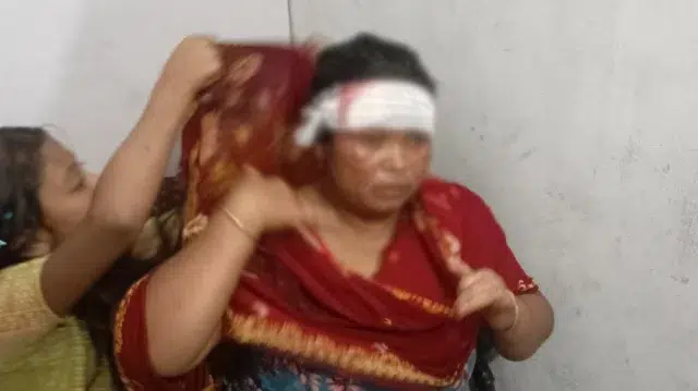 কিস্তির টাকা না দেওয়ায় ঋণ গ্রহীতাকে এনজিও কর্মীর মারধরের অভিযোগ 1 550597d0c0ac9b5d2241d7888809059e 69fc16a718049