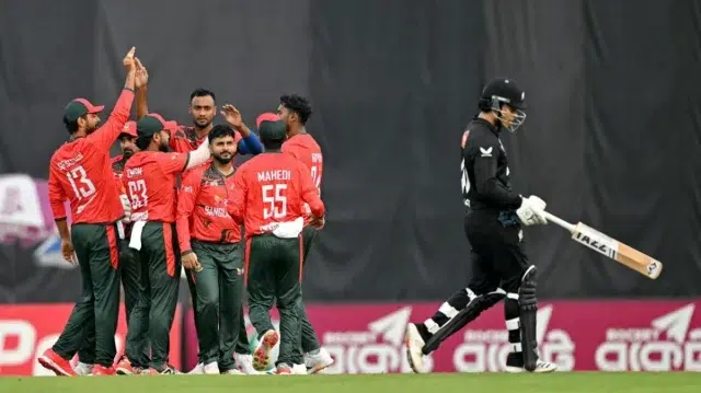 ৬ উইকেটে হেরে সিরিজ হাতছাড়া করলো বাংলাদেশ 1 67c5813cc7c327270cc84b83aae63f90 69f5eea376c7b