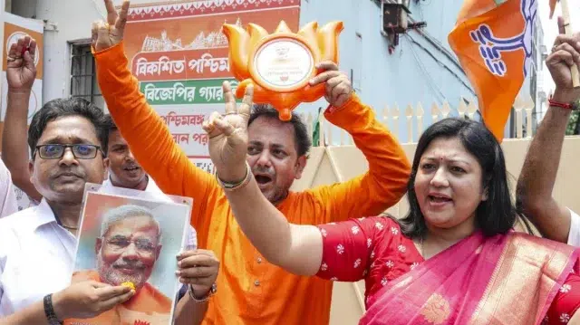 ব্যবধান বাড়ছে, পশ্চিমবঙ্গে প্রথমবারের মতো বিজেপির সরকার গঠনের সম্ভাবনা 1 8717fa094b8bf7c2211958498d0db52b 69f846d9c11cc