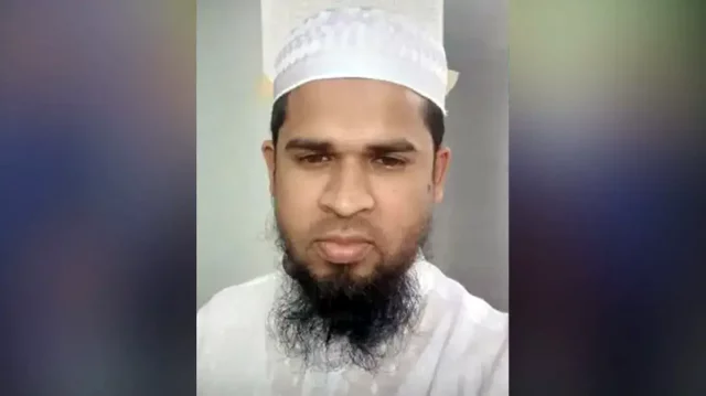 ছাত্রী ধর্ষণ ও অন্তঃসত্ত্বার ঘটনায় অভিযুক্ত সেই মাদ্রাসা শিক্ষক গ্রেপ্তার 1 8e9dabedc0e19e9ad3dce8210ea9eebd 69fac2f19e2f7