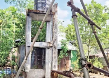 গভীর নলকূপে উঠছে লবণাক্ত পানি, অচল ৭৭ লাখ টাকার স্যানিটেশন প্রকল্প 5 948b930ad982910c879e594908907d0d 69fc5b32d7c04