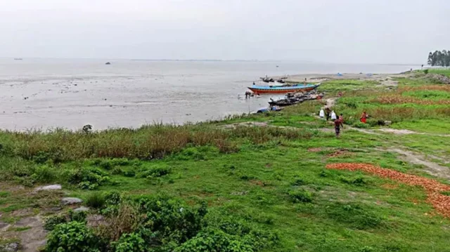 ঝড়ে যমুনায় যাত্রীবাহী নৌকাডুবি, নিখোঁজ ১ 1 ddaafc1c907f74dd4fda81fc61c46182 6a0ec6abb4bf8