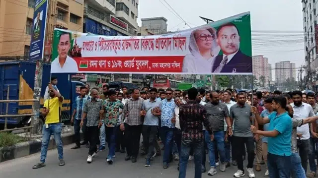 গুপ্তদের বলছি— হাসিনাকে তাড়িয়েছি, প্রয়োজনে আবার বাঁশের লাঠি হাতে নেবো’ 1 109c96fa7f8752fe5e21c144fdadd905 6a32ab3a9d1d1