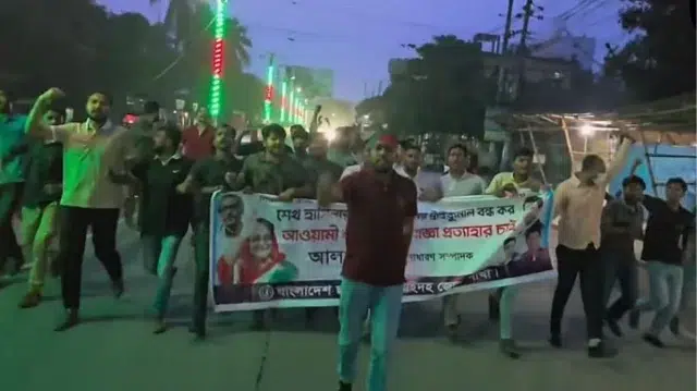 ঝিনাইদহে ছাত্রলীগের ঝটিকা মিছিল, সন্ত্রাসবিরোধী আইনে গ্রেপ্তার ৩ 1 4ae2a4ae4a802f1684b34323c70278d3 6a282d0bcd35c