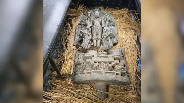ঠাকুরগাঁওয়ে সাড়ে ৩ কোটি টাকার প্রাচীন বিষ্ণুমূর্তি উদ্ধার, গ্রেপ্তার ২ 1 554ae1b6a8e92747b65737c55f26e428 6a43cd5c31e88.jpg